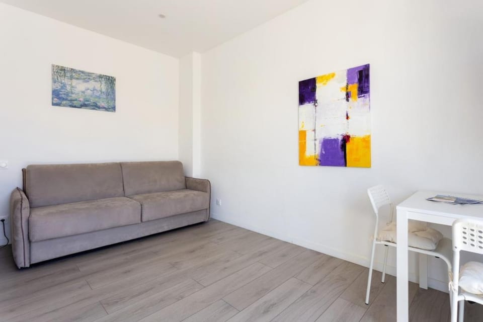 Studio cosy climatisé avec balcon hypercentre Apartment in Nice