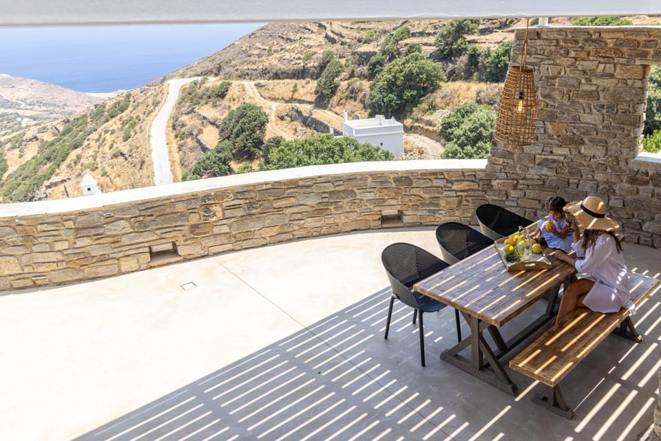 View (from property/room), Dining area, Mountain view