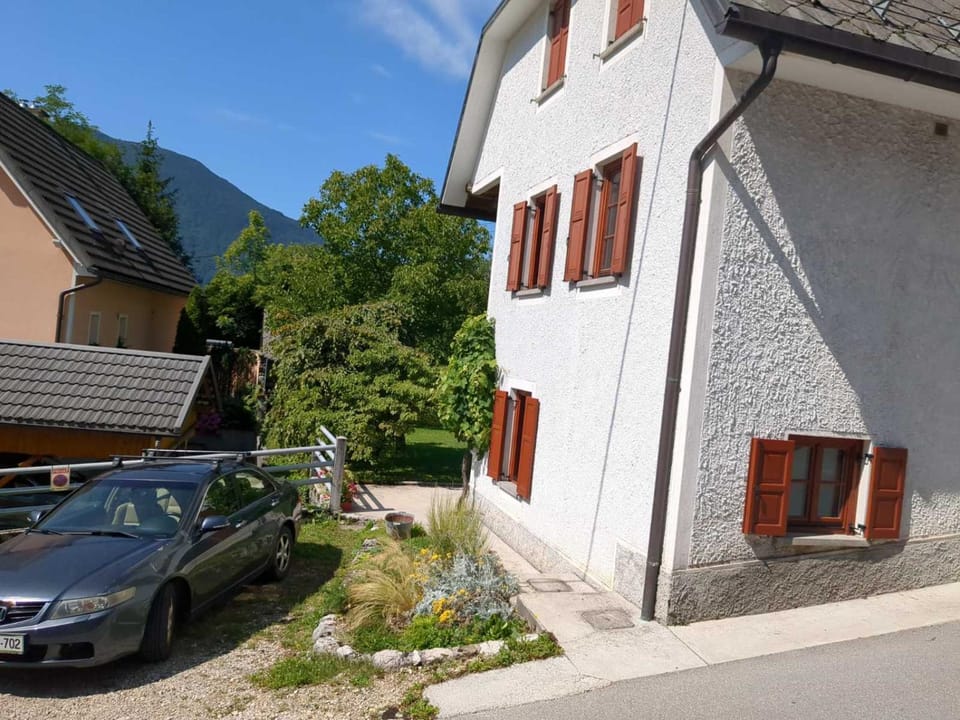 Street view, Parking