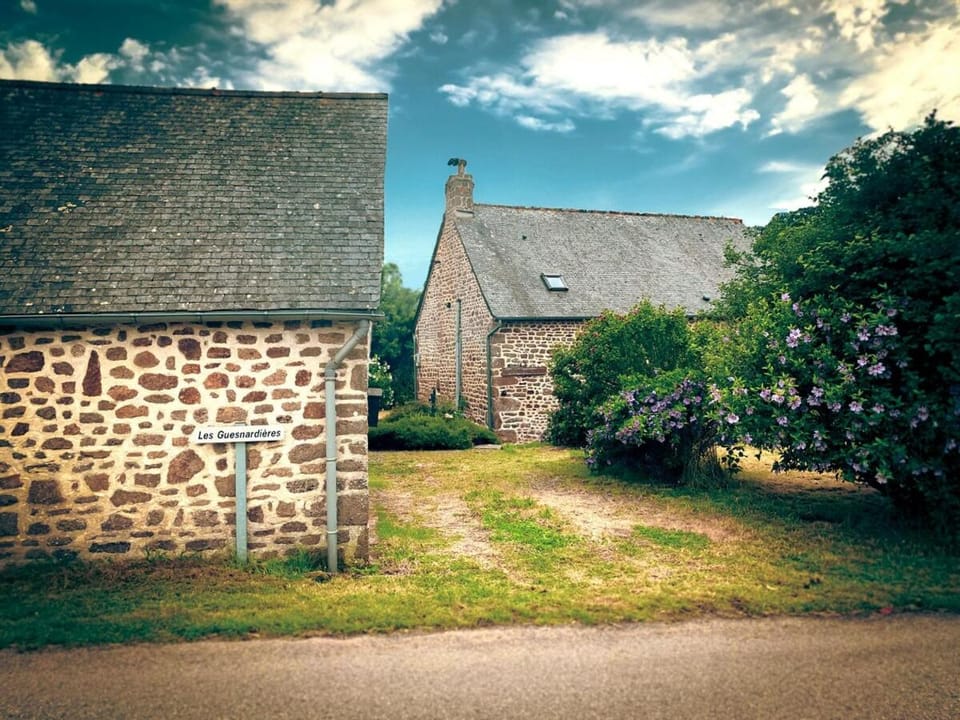 Peaceful detached stone cottage House in Pays de la Loire