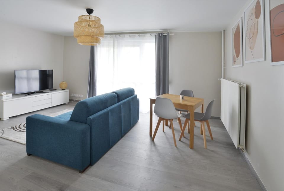 TV and multimedia, Living room, Dining area