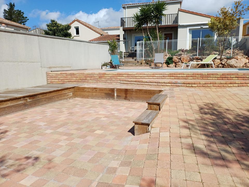 Property building, Swimming pool