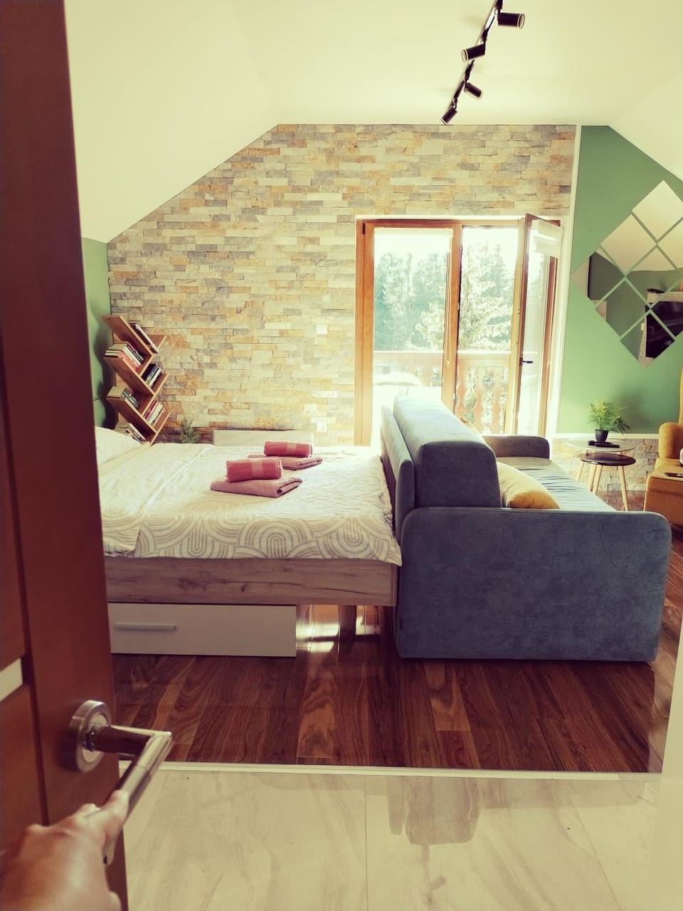 Bed, Living room, Photo of the whole room