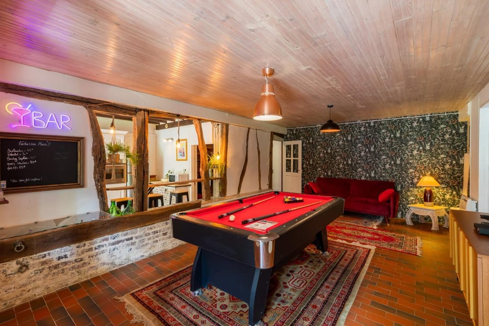 Billiard, Game Room, TV and multimedia, minibar
