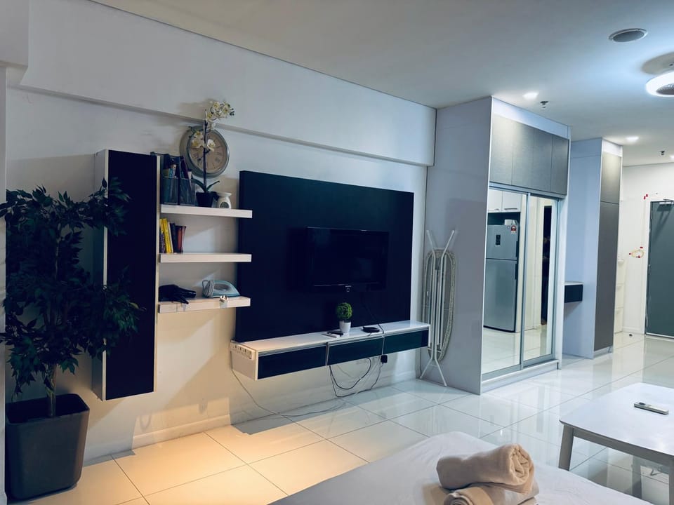 TV and multimedia, wardrobe