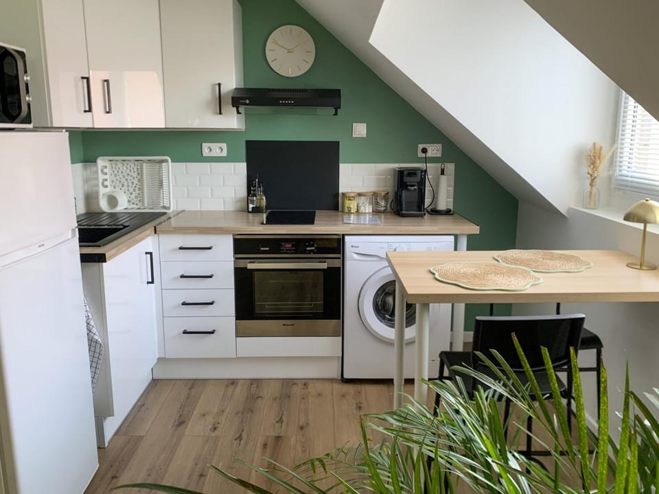 Dining area, microwave, oven, stove, kitchen
