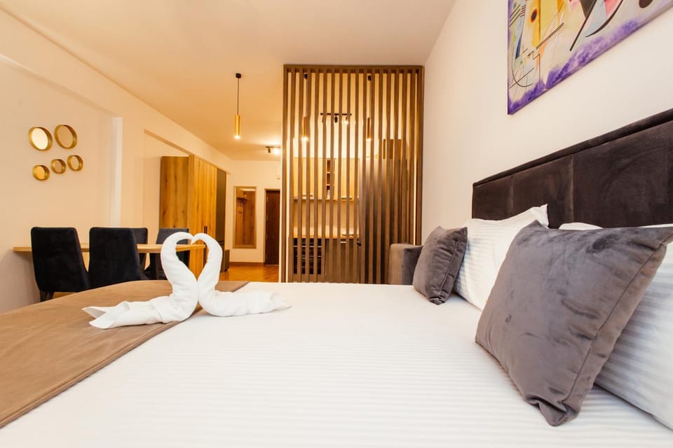 Bed, Seating area, Bedroom