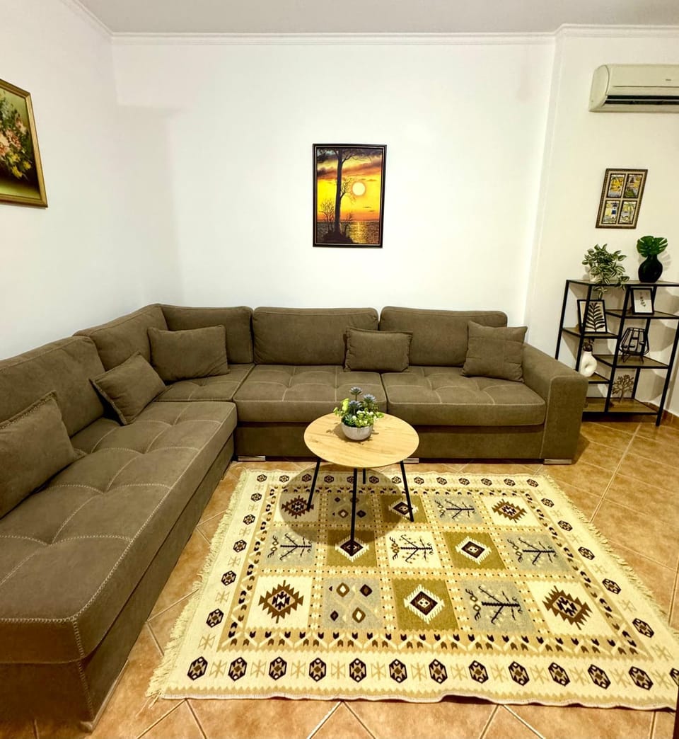 Living room, Seating area, air conditioner
