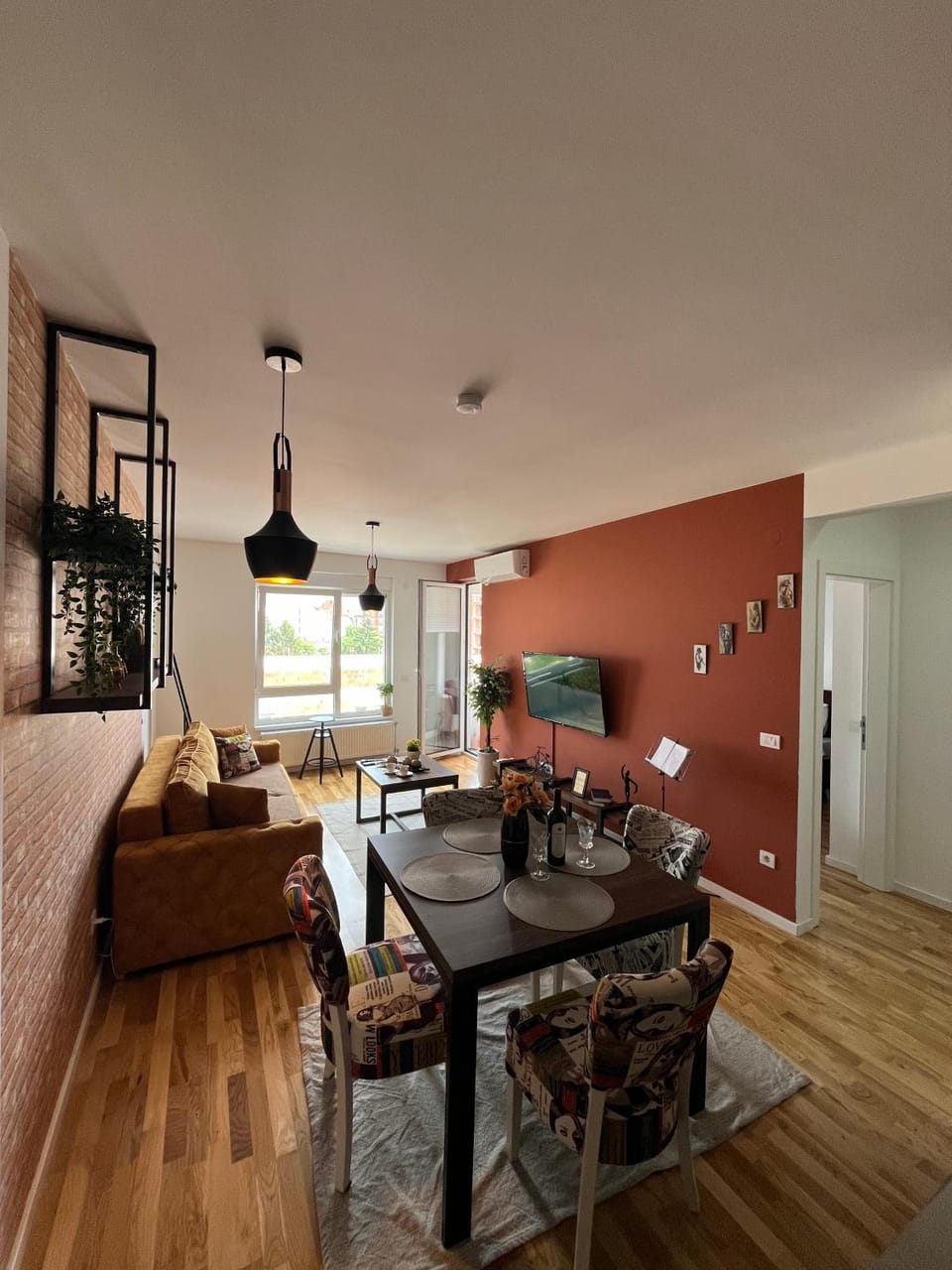 Living room, Dining area