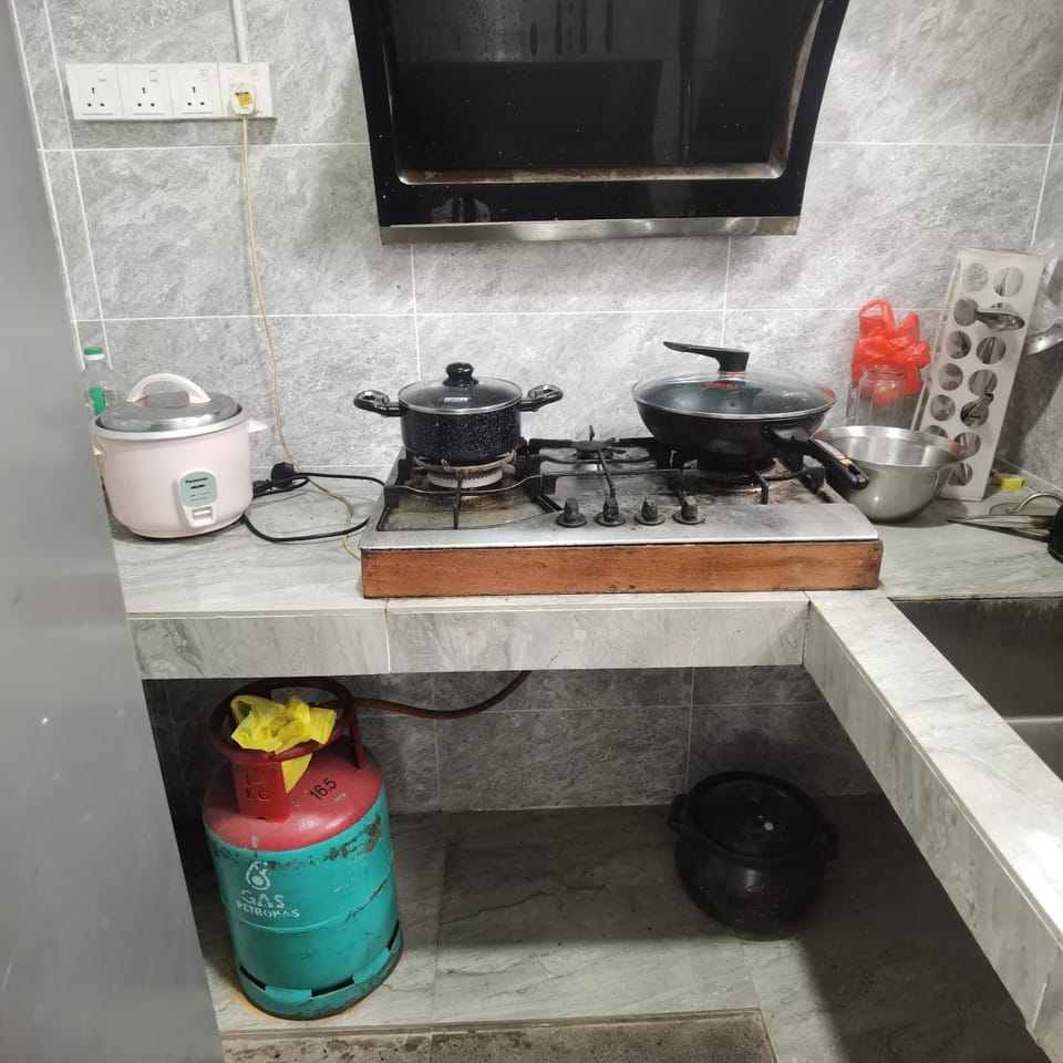 8号房有厕所厨房冰箱洗衣机 Vacation rental in Federal Territory of Kuala Lumpur