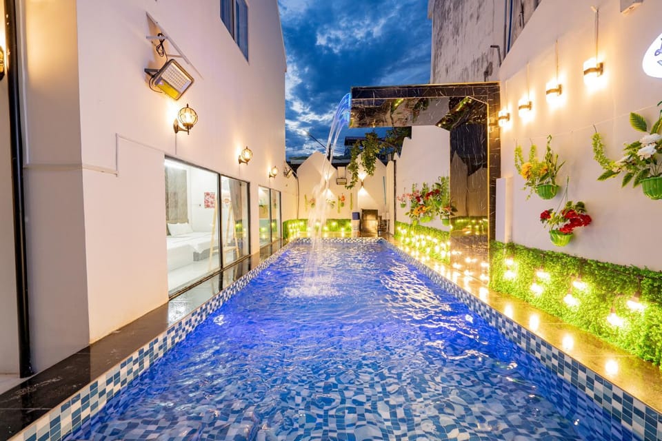 Swimming pool