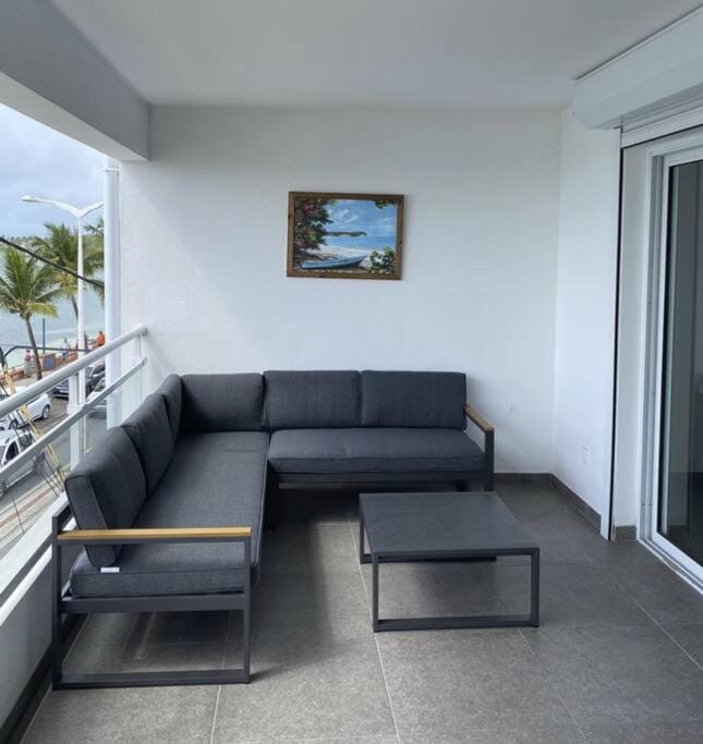 Patio, Living room
