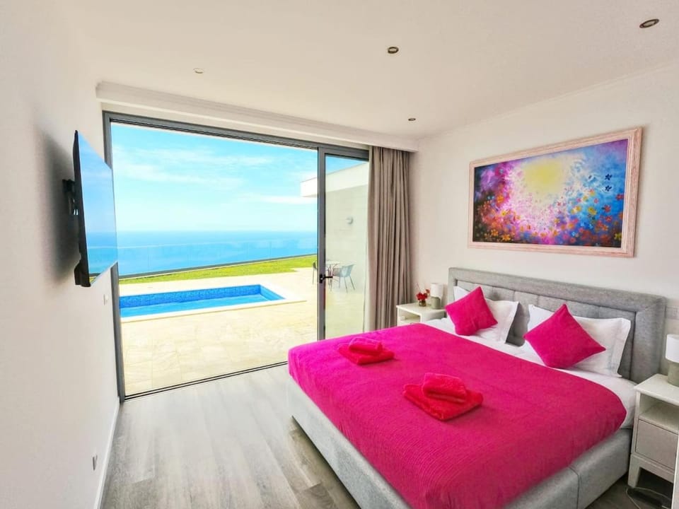 Bedroom, Pool view, Sea view