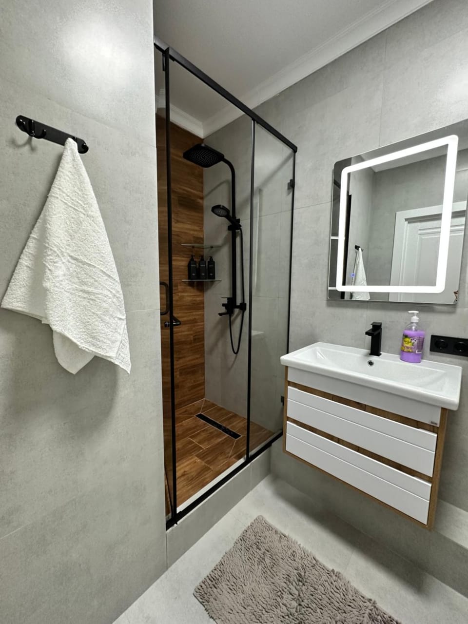 Shower, Bathroom, towels