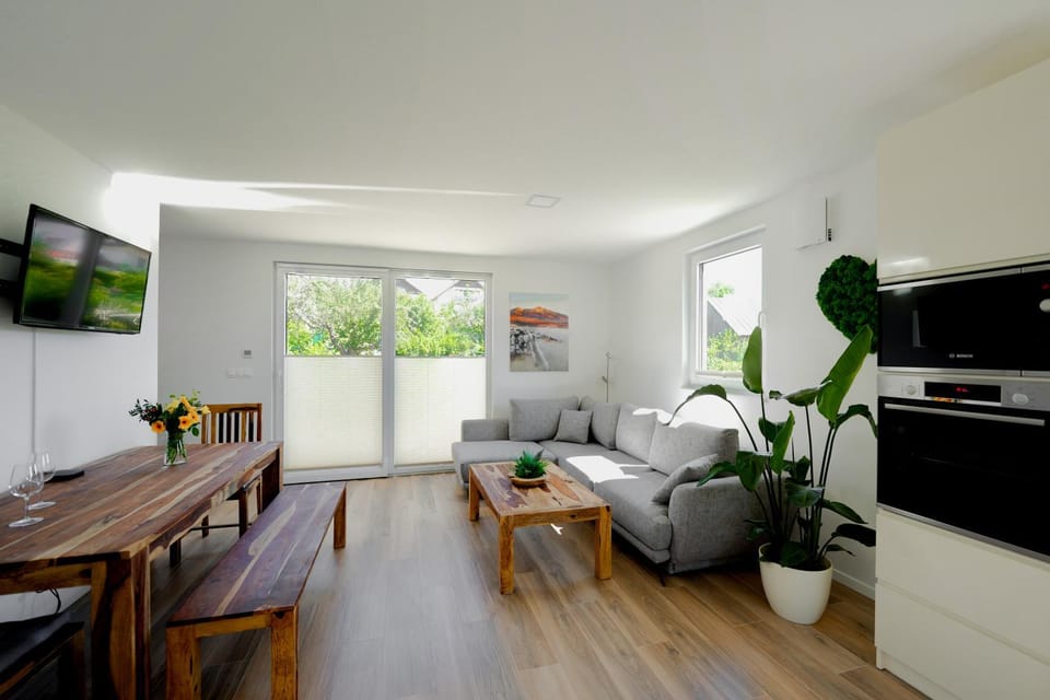 TV and multimedia, Kitchen or kitchenette, Living room, Seating area, Dining area, Evening entertainment, minibar