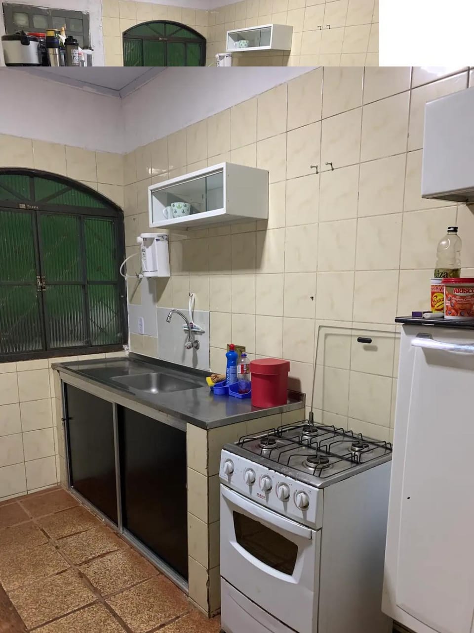 Kitchen or kitchenette, pet friendly, stove