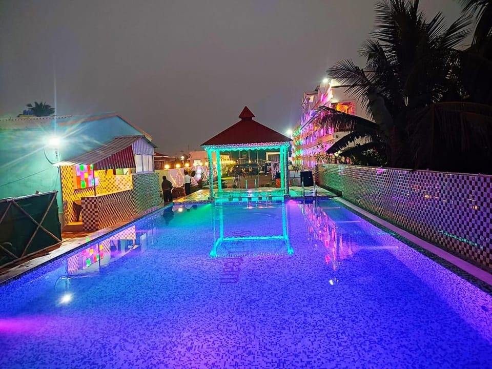 Night, People, Pool view, Swimming pool, Swimming pool