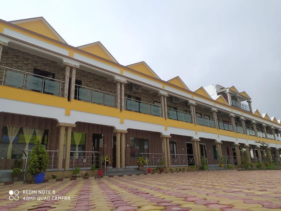 Property building, Facade/entrance