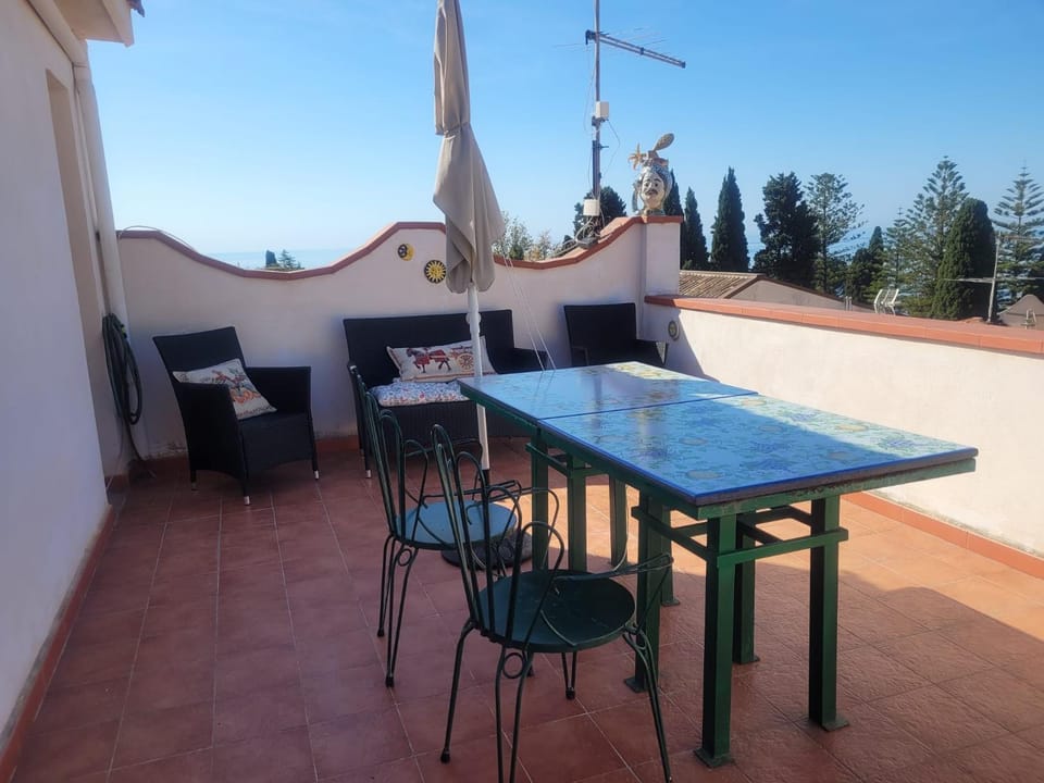 Casa MAIO, attico molto panoramico, in centro storico House in Taormina