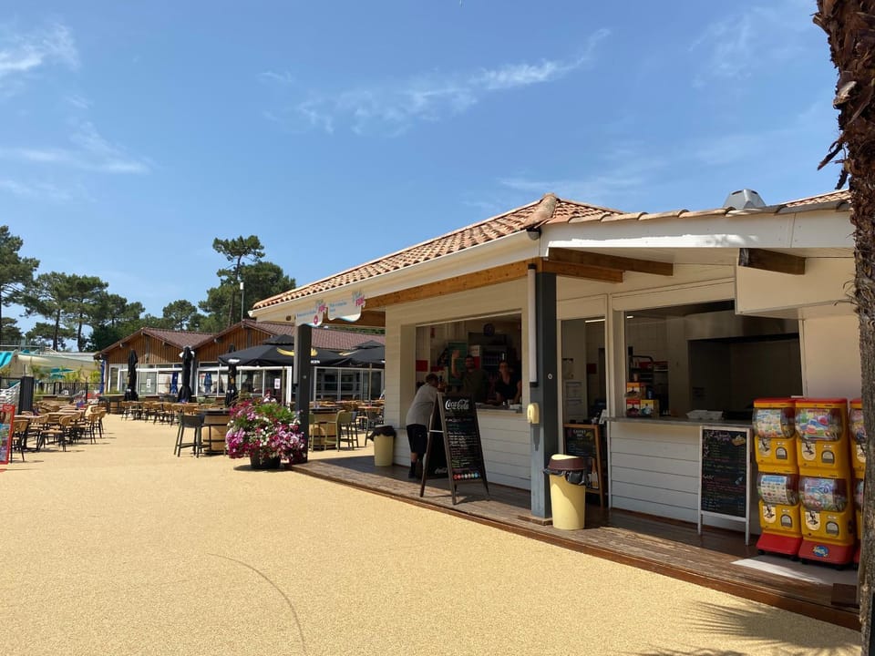 A la brise du Ferret - Camping les Embruns Campground/ 
RV Resort in Lege-Cap-Ferret