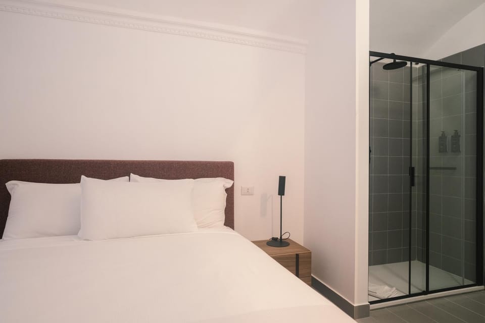 Shower, Bed, Bathroom, Photo of the whole room, Bedroom