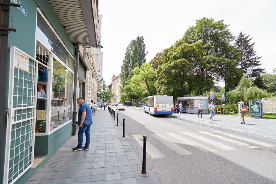 Property building, Neighbourhood, City view, Street view, Location