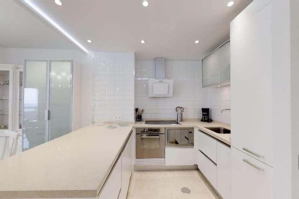 Estepona Puerto Ideal Location Apartment in Estepona