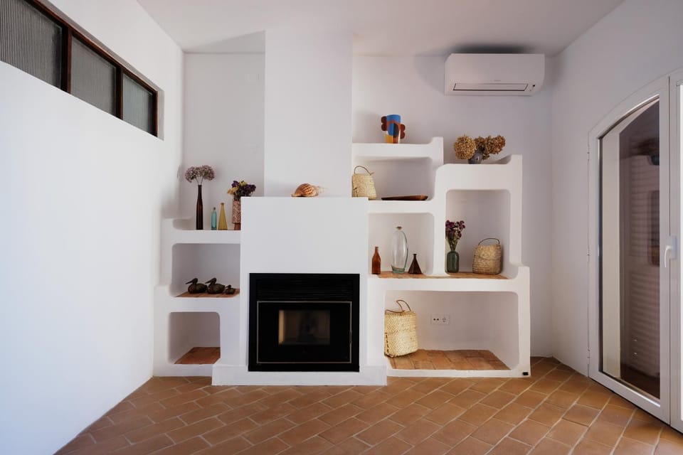 Living room, flat iron, air conditioner