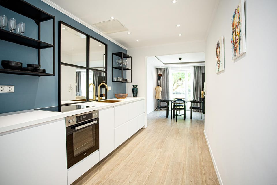Kitchen or kitchenette, Dining area, dishwasher, pet friendly, stove