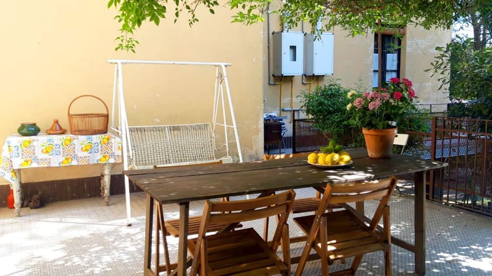 Patio, Balcony/Terrace, Internal: Not applicable to any particular room