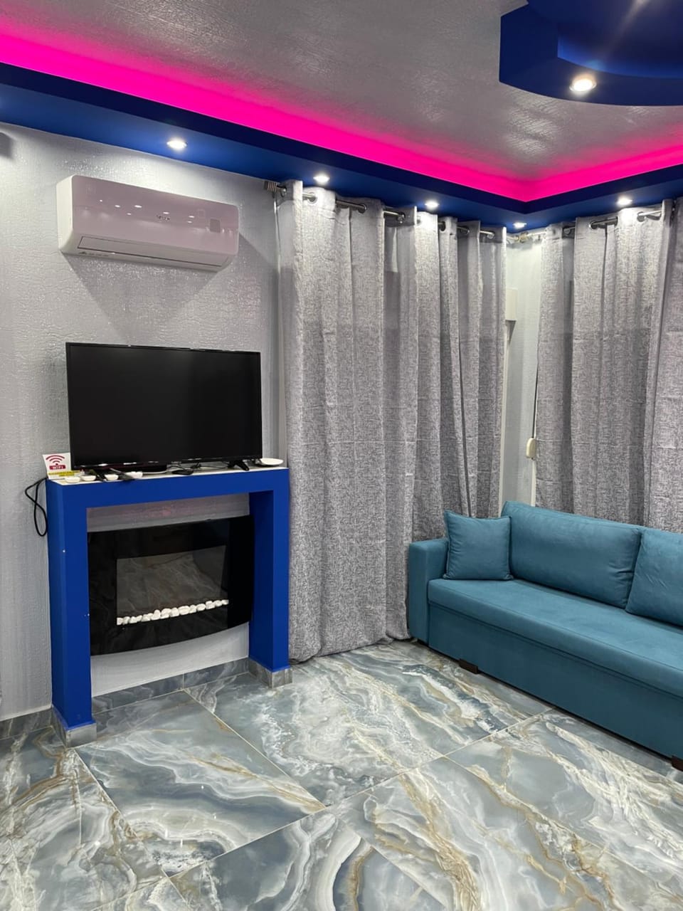 TV and multimedia, Seating area
