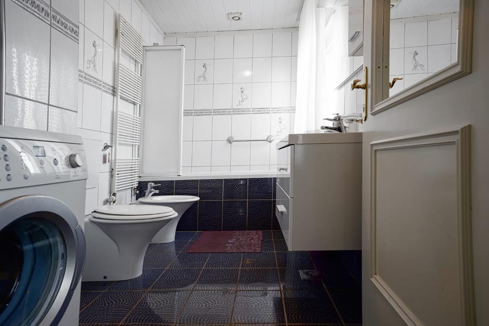 Bathroom, Bath
