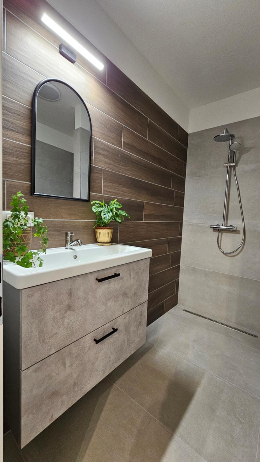 Shower, Bathroom