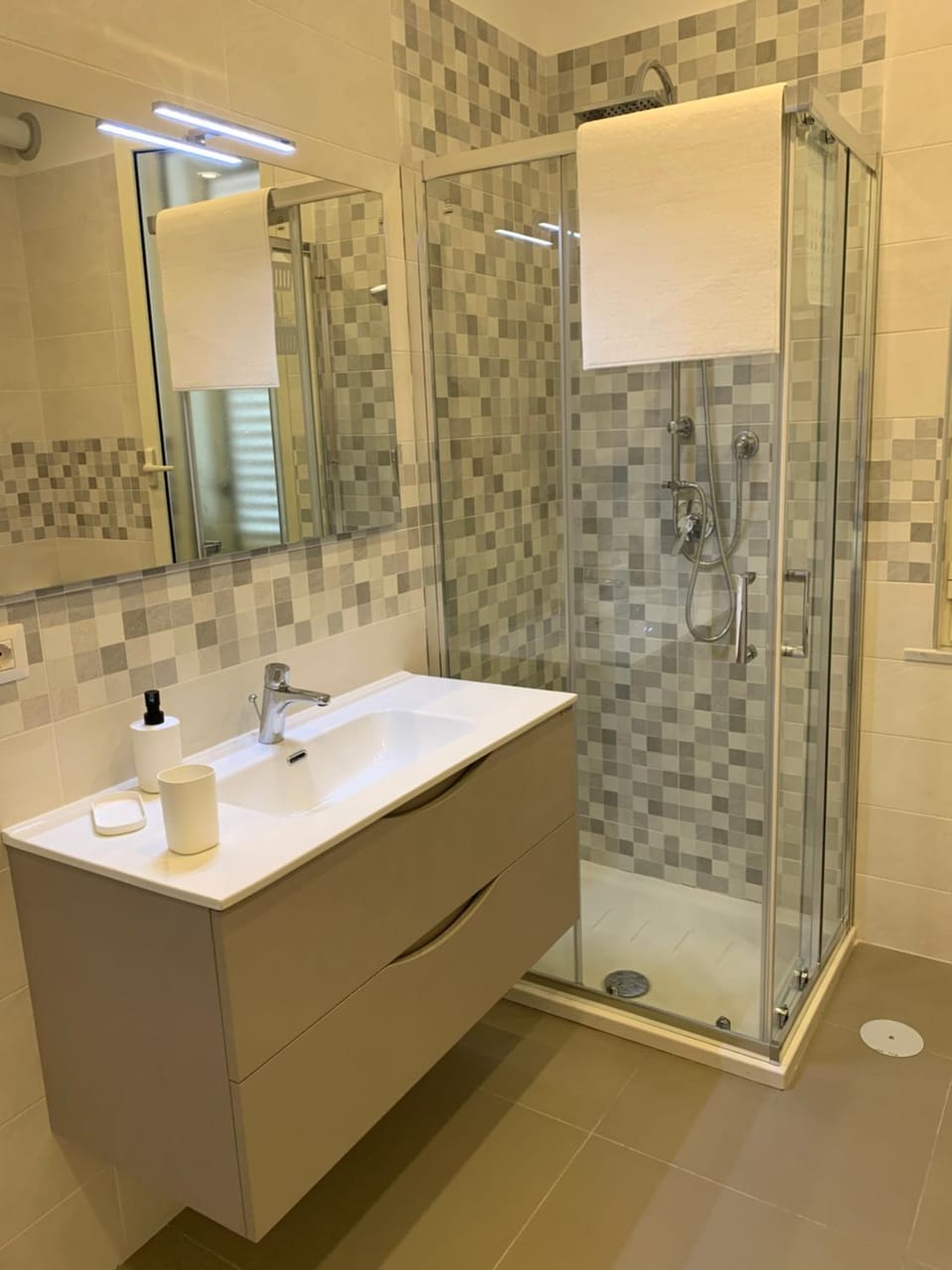 Shower, Bathroom