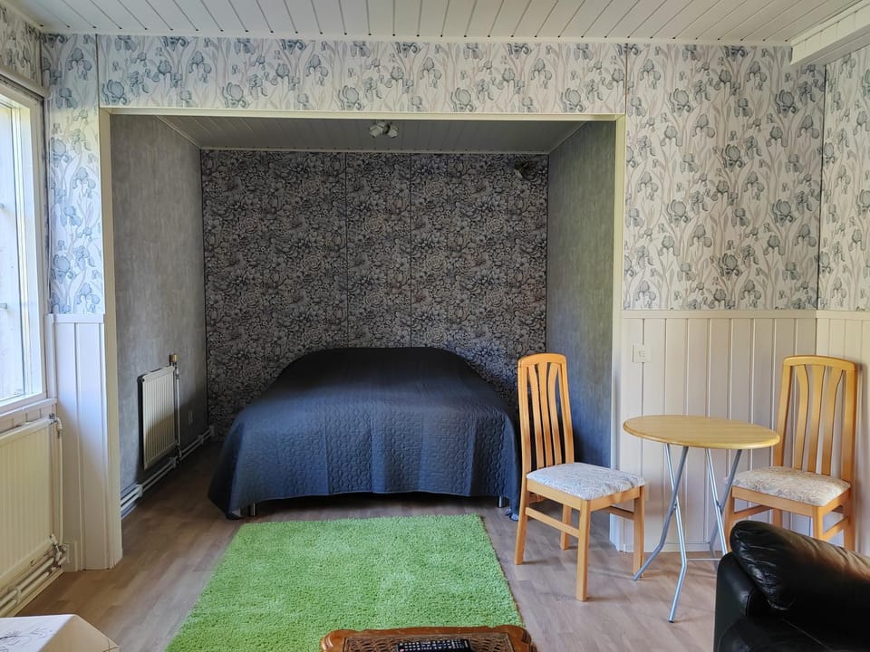 Bed, Living room