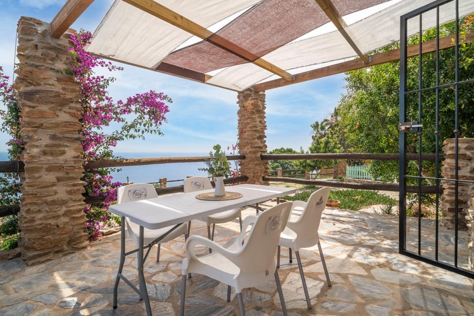 Spring, Day, Natural landscape, View (from property/room), Balcony/Terrace, Dining area, Lake view, Sea view
