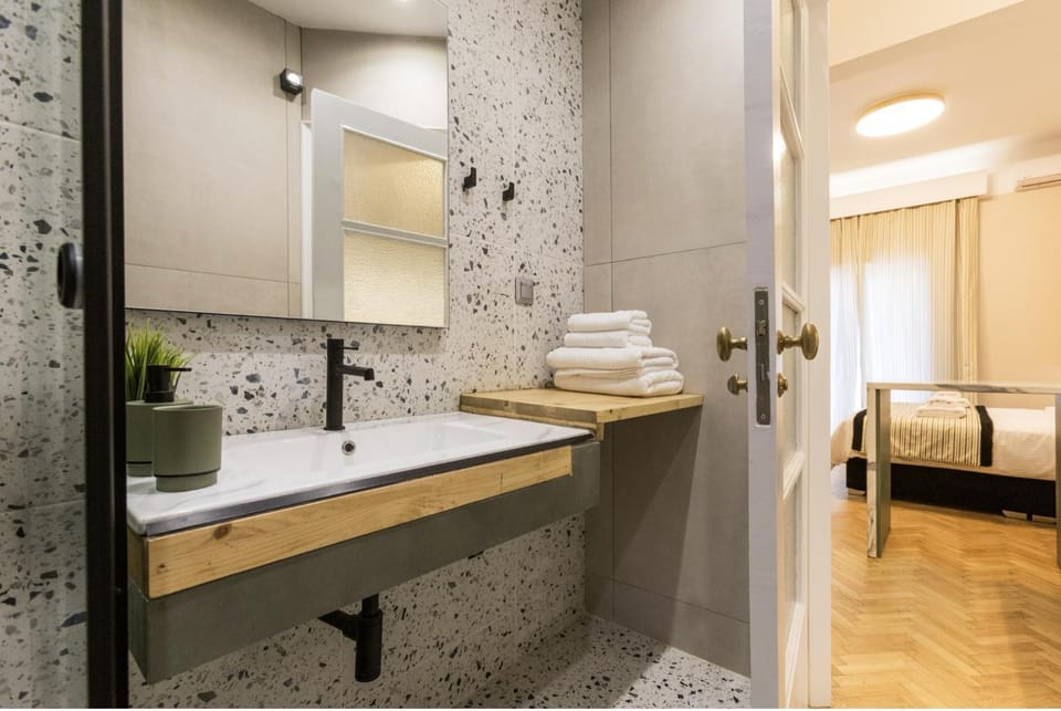 Bed, Bathroom, towels