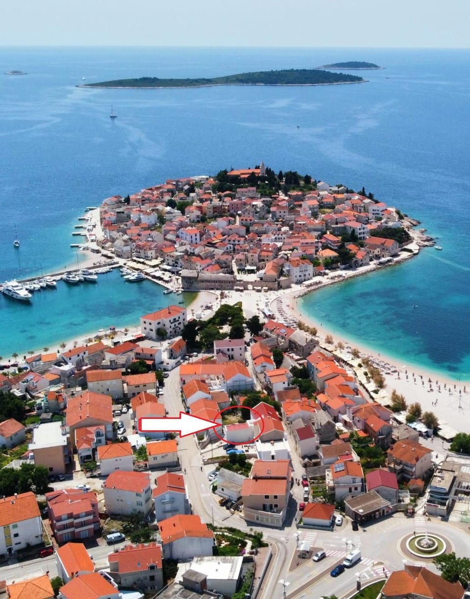 Neighbourhood, Bird's eye view, City view, Location