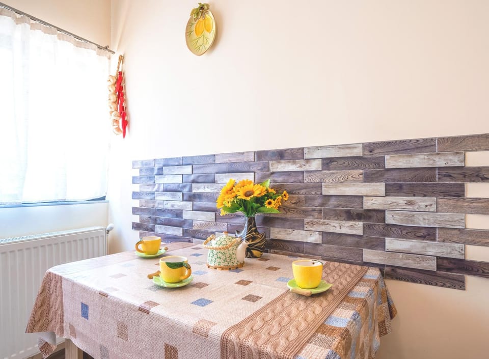 Food and drinks, Dining area