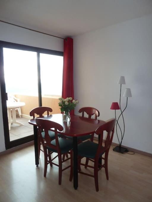location vue mer du samedi au samedi, clim, parking, piscine, plage Apartment in Collioure