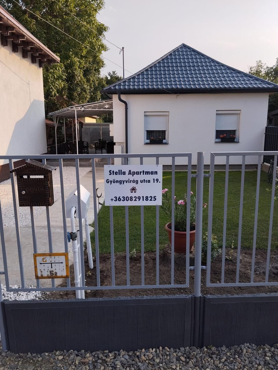 Property building, Text overlay, Street view, Certificate/Award