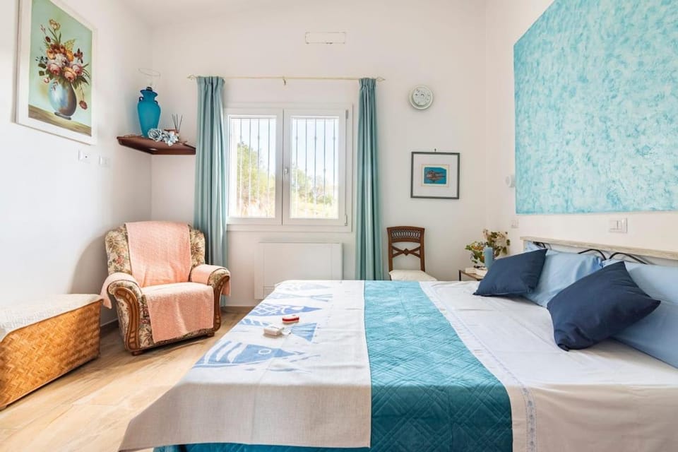 Insula -- Telti Bed and Breakfast in Sardinia