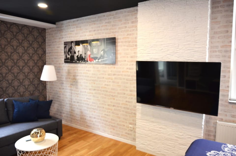 TV and multimedia, Seating area