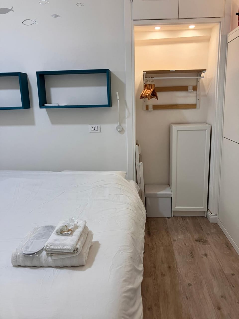 Bed, Bedroom, wardrobe