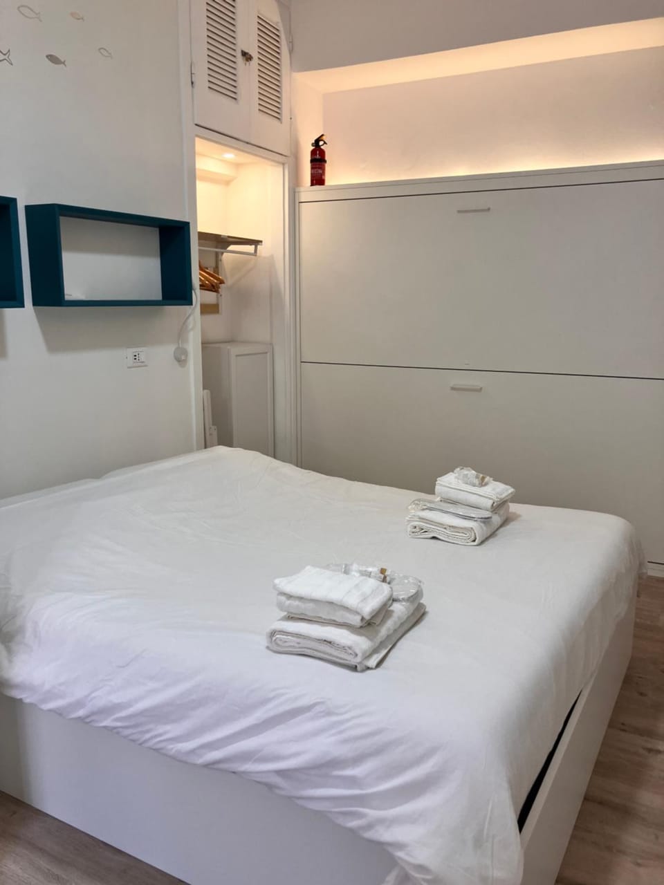 Bed, Photo of the whole room, Bedroom, wardrobe