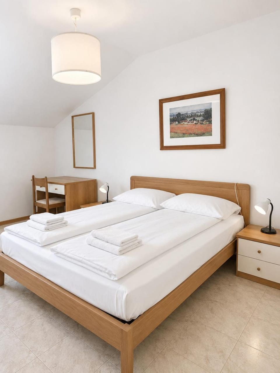 Apartment with Terrace & free parking - 3 Minutes from beach Apartment in Grado
