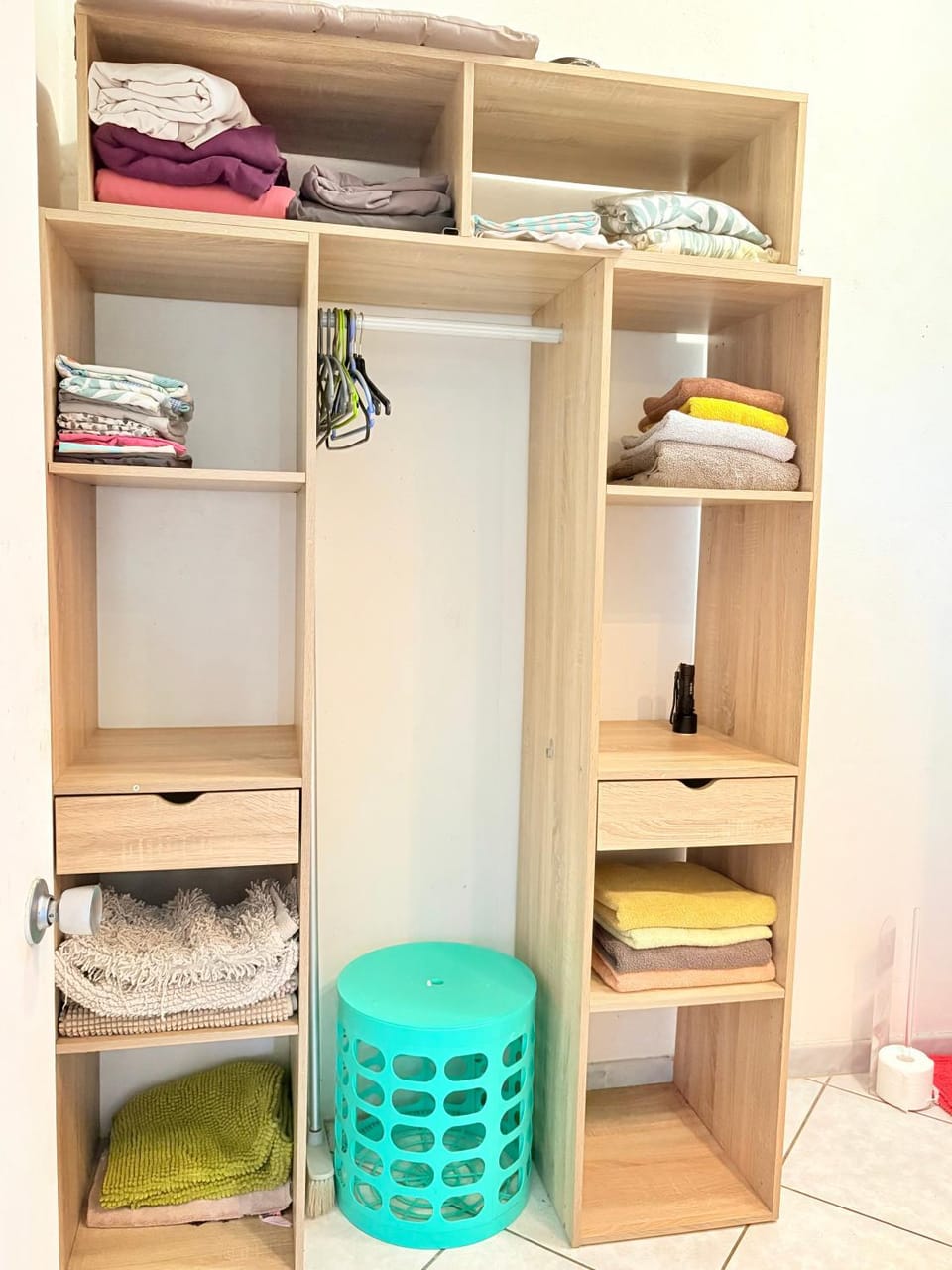 towels, wardrobe