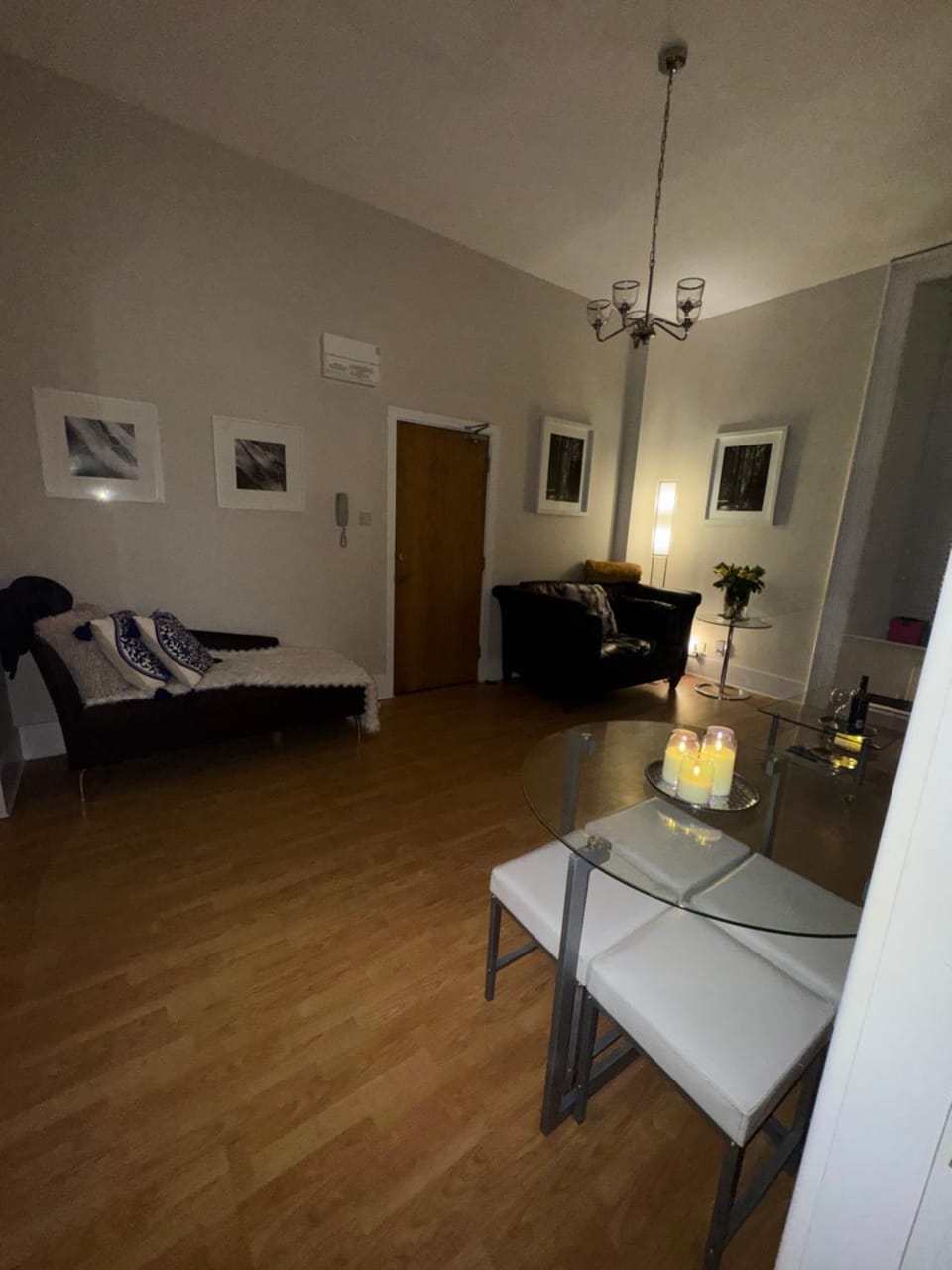 TV and multimedia, Living room, Photo of the whole room, Seating area