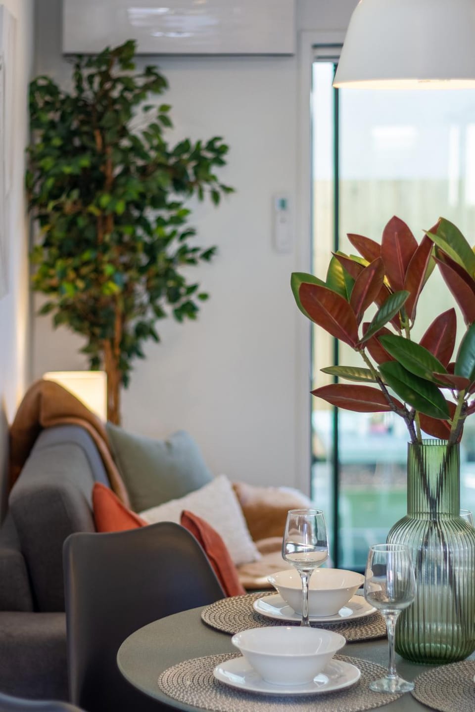 Living room, Decorative detail, Seating area, Dining area
