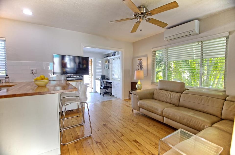 Gulfside Resort. Unit 1 Apartment hotel in Saint Pete Beach